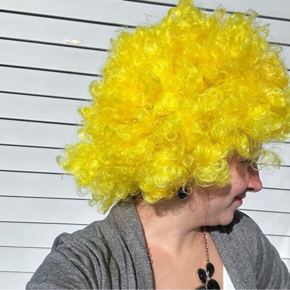 Cesar Masquerade | Bright Yellow Halloween Clown Wig - Picture 4 of 11